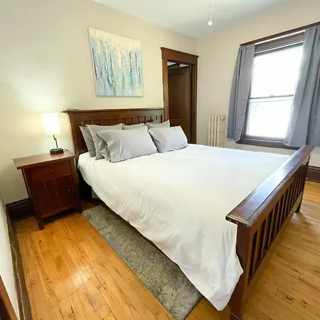 Upper Level Historic Duplex Apartamento